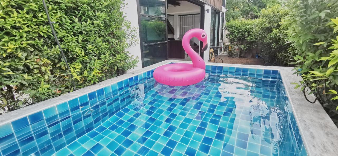 ที่พัก Here